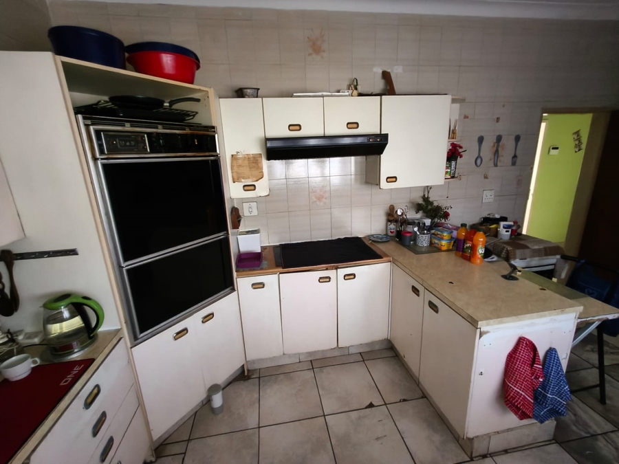 To Let 4 Bedroom Property for Rent in Oos Einde North West